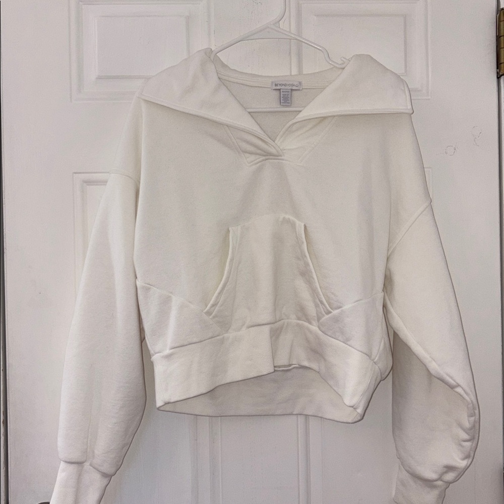 Beyond Yoga LuxeFleece Street Smart Pullover sz XS WHITE